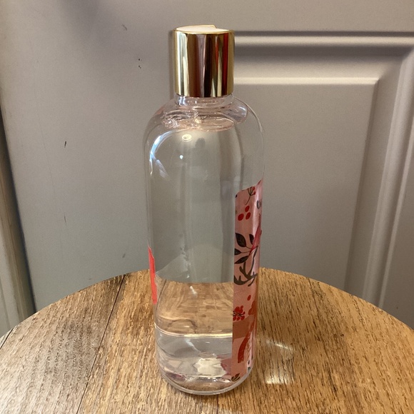 NEW Amaryllis & Juniper Holly Berry Body Wash - Picture 3 of 4